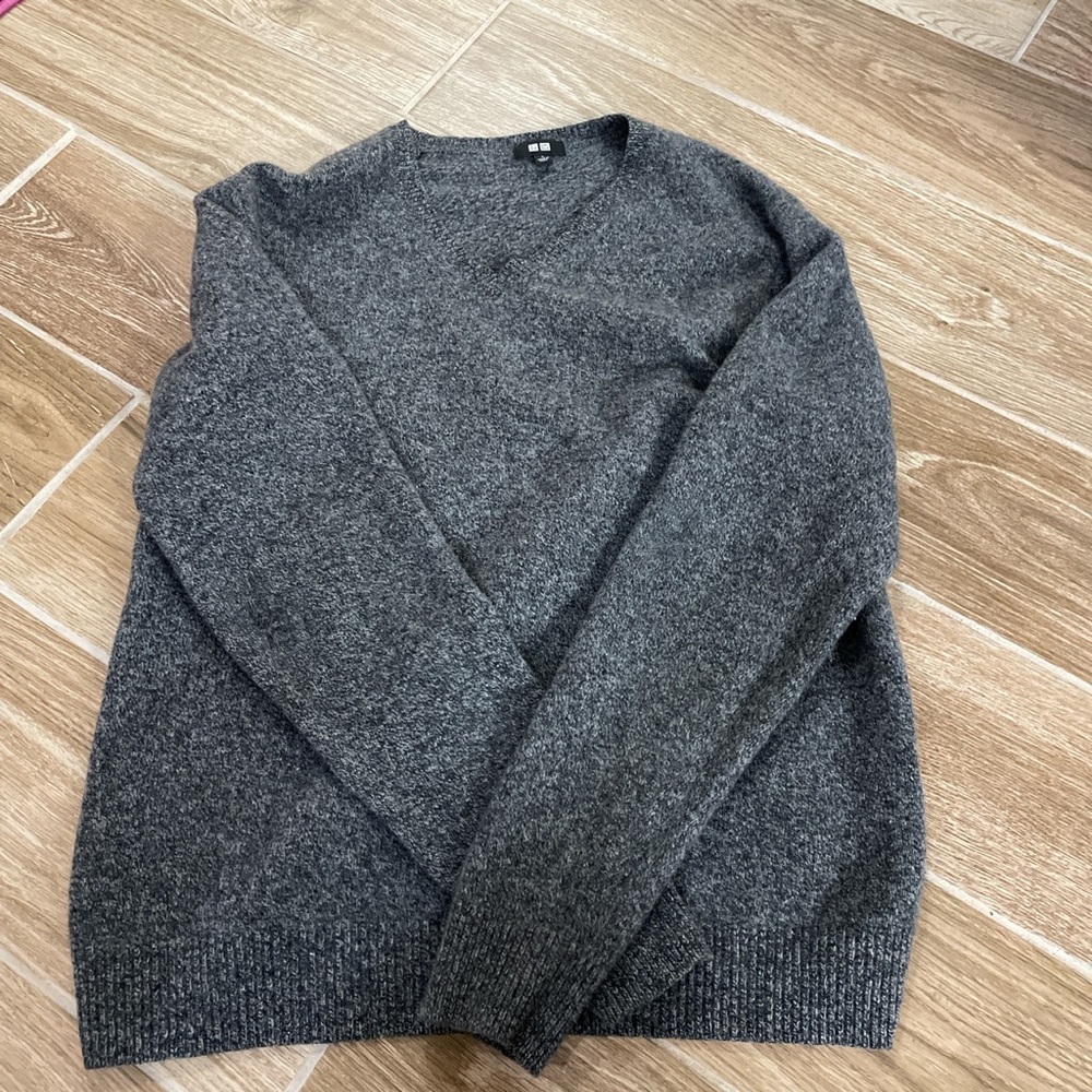 Women’s Large UNIQLO Sweater